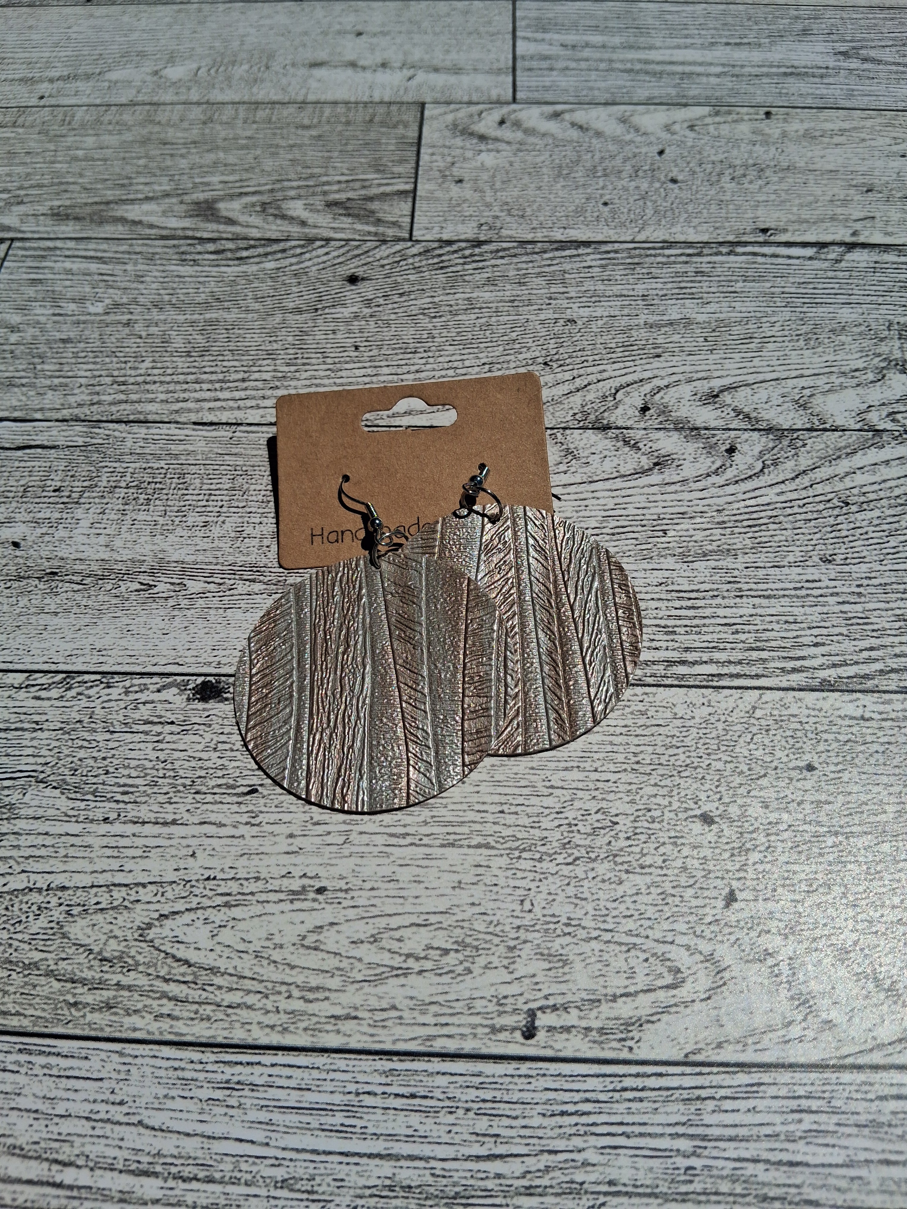 Beige circle earring